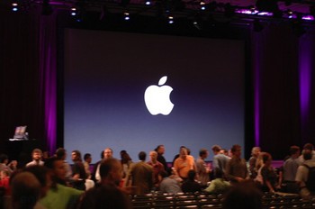wwdc-keynote-r-001.jpg